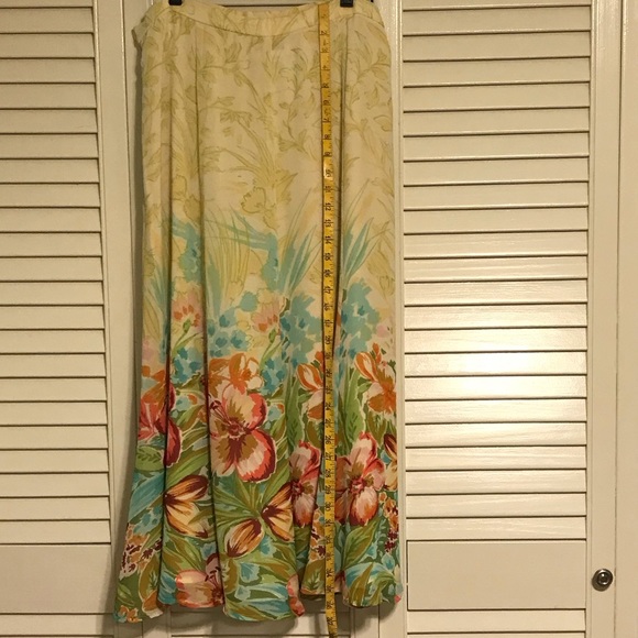 Floral print skirt - Picture 3 of 6